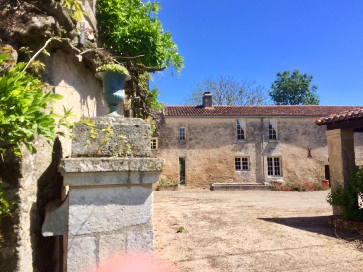 Logis De La Touche Bed & Breakfast Saint-Hilaire-des-Loges Екстериор снимка