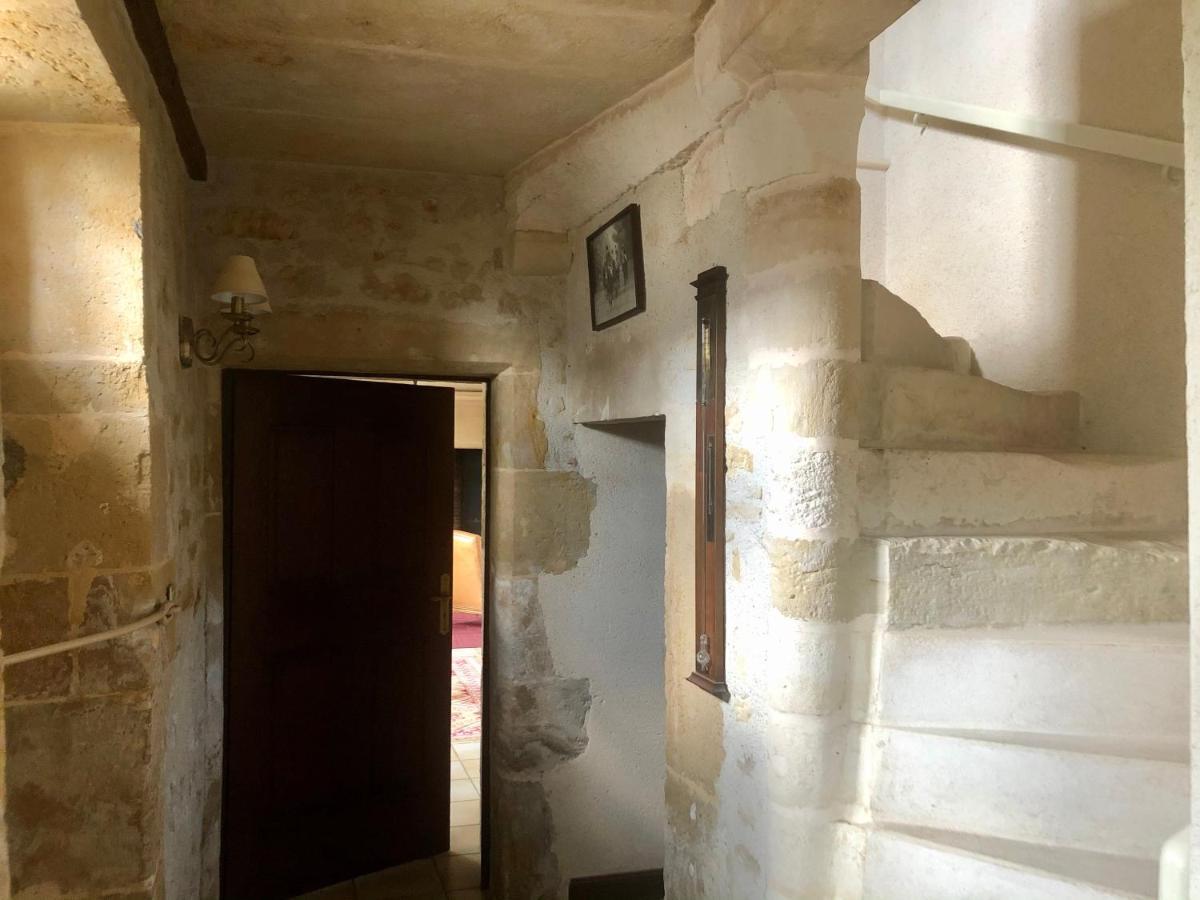 Logis De La Touche Bed & Breakfast Saint-Hilaire-des-Loges Екстериор снимка