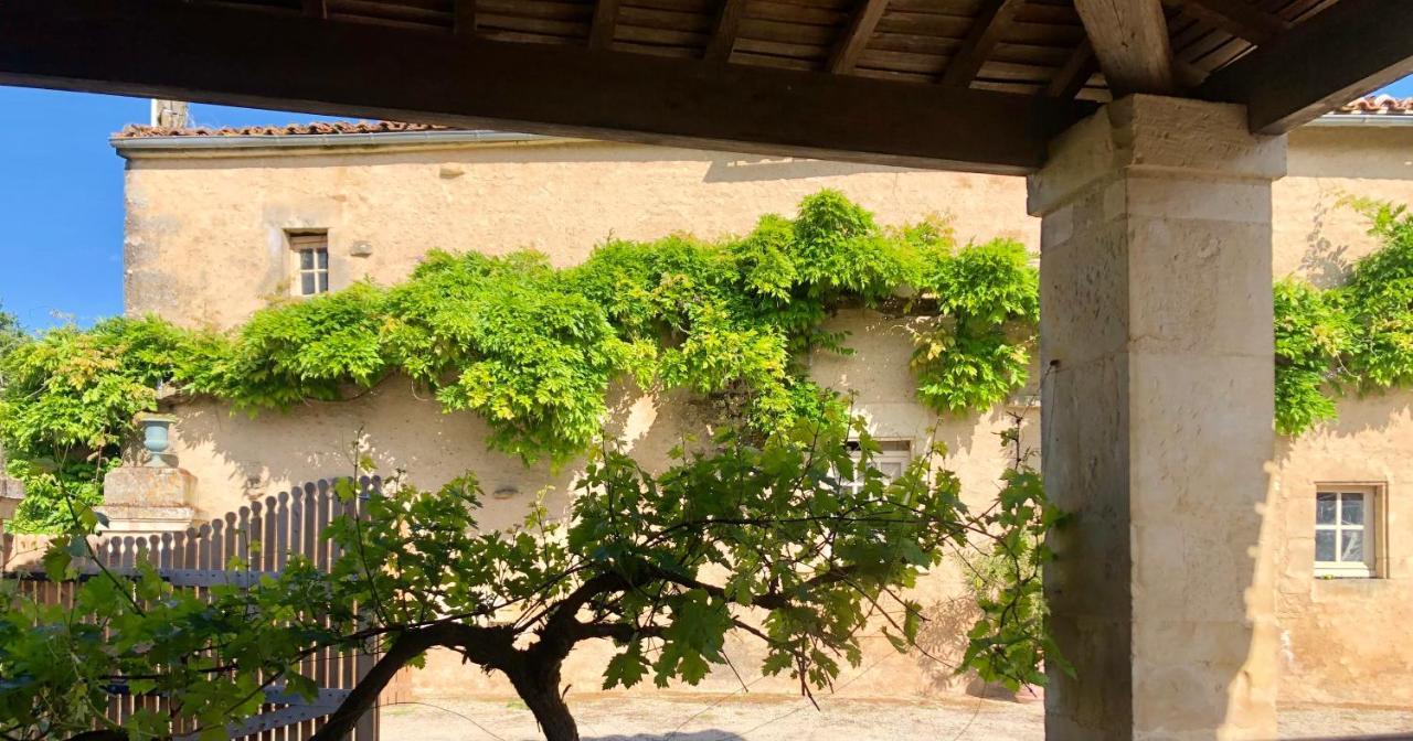 Logis De La Touche Bed & Breakfast Saint-Hilaire-des-Loges Екстериор снимка
