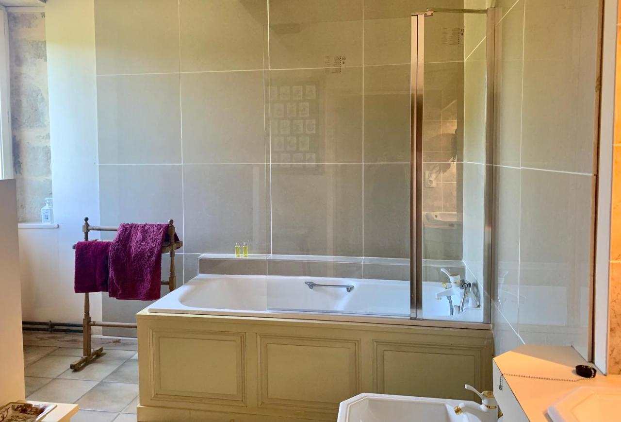 Logis De La Touche Bed & Breakfast Saint-Hilaire-des-Loges Екстериор снимка