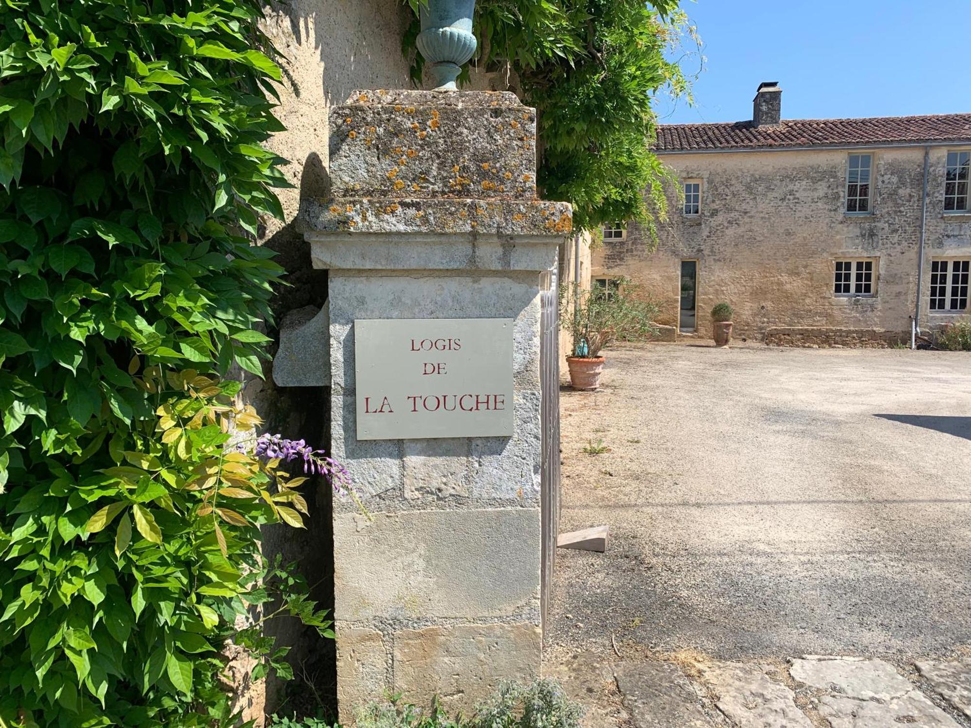 Logis De La Touche Bed & Breakfast Saint-Hilaire-des-Loges Екстериор снимка